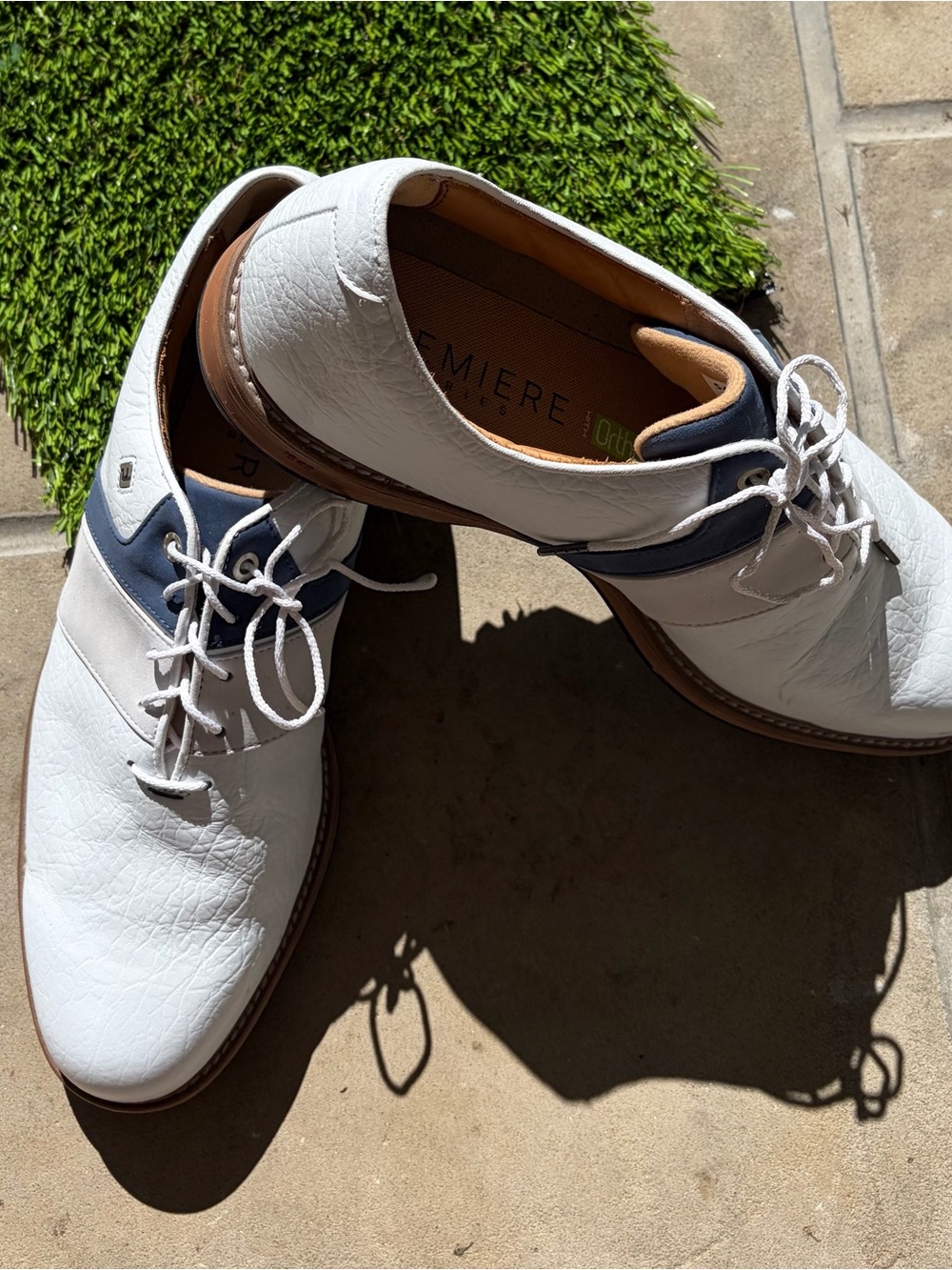 Men's FootJoy White and Navy Leather Lace-Up golf Shoes in excellent condition